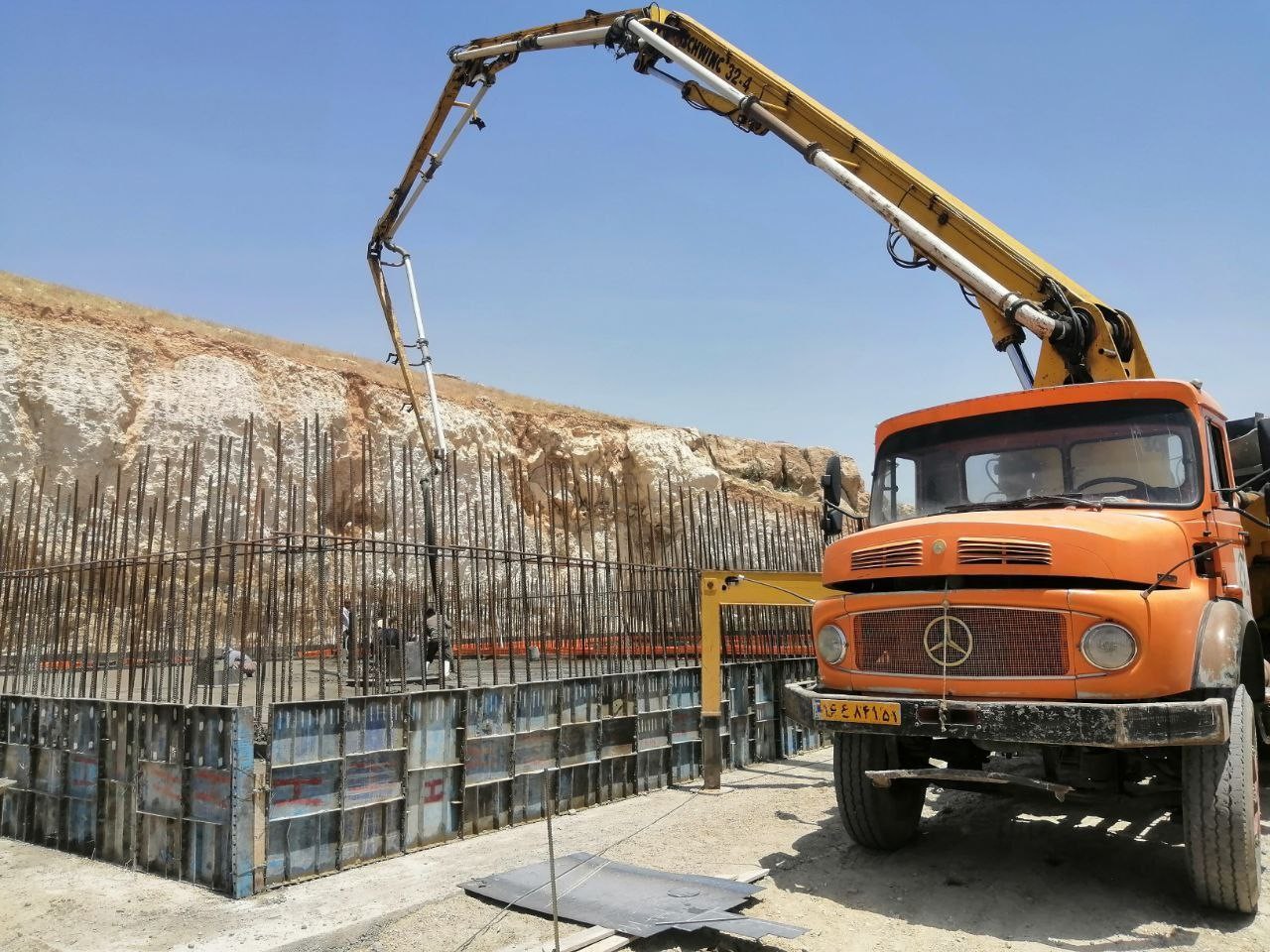 سپاه بدون وقفه در حال تلاش برای تکمیل مخزن ۲ هزار متر مکعبی آب روستای کهریزه در قالب طرح جهاد آب رسانی به ۱۶۵ روستای بوکان